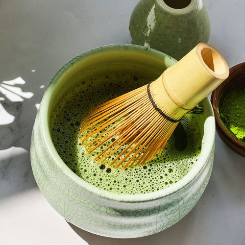 JADE TEMPLE Matcha Tee Set Porzellanschale, Bambusbesen und Bambuslöffel2