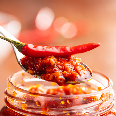 Pantai Thai Chilipaste mit Sojaöl Mittelscharf 227g